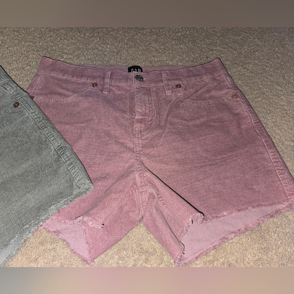 EUC SET OF 2 GAP CORDUROY SHORTS SIZE 4 - Picture 6 of 6